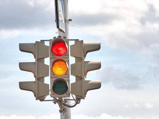 Житель Уфы попросил установить стрелки на светофорах на оживленном перекрестке