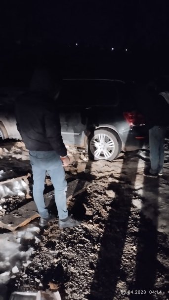 В Башкирии двум женщинам, застрявшим на машине в лесу, понадобилась помощь спасателей В Башкирии двум женщинам, застрявшим на машине в лесу, понадобилась помощь спасателей