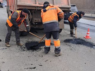 В Башкирии запустили 11 асфальтобетонных заводов для проведения ямочного ремонта
