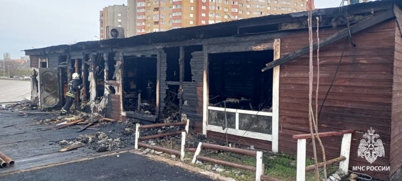 В Уфе ночью горело кафе в Сипайлово В Уфе ночью горело кафе в Сипайлово