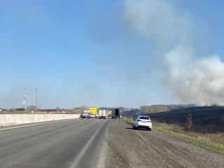 Возле трассы М5 в Башкирии замечено сильное задымление