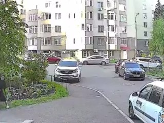 Женщина в хиджабе из-за троллинга напала на молодую маму на глазах у детей в Уфе
