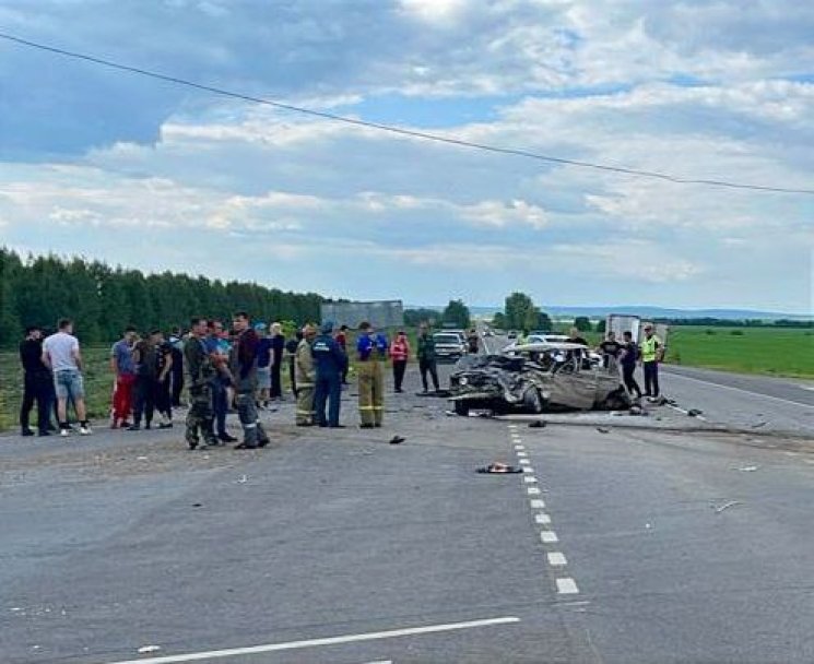 Двое погибли, двое пострадали: на трассе в Башкирии столкнулись легковушки Двое погибли, двое пострадали: на трассе в Башкирии столкнулись легковушки