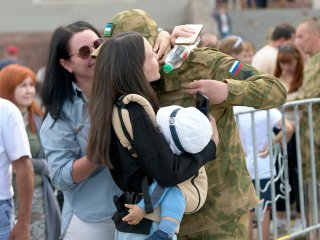 «Настрой боевой. Победа будет за нами!»: в Уфе проводили на боевое слаживание батальон имени Миннигали Губайдуллина