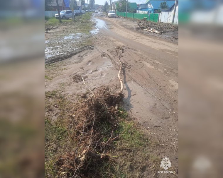 В Башкирии устраняют последствия сильного ливня В Башкирии устраняют последствия сильного ливня