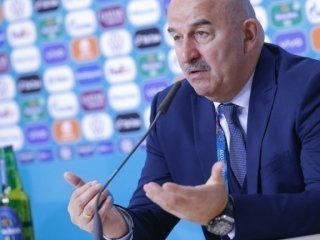 Черчесов уволен из «Ференцвароша»