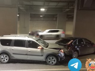 Две женщины пострадали в ДТП в тоннеле на проспекте Салавата Юлаева в Уфе