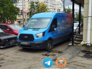 Микроавтобус сбил восьмилетнего мальчика на самокате в Уфе