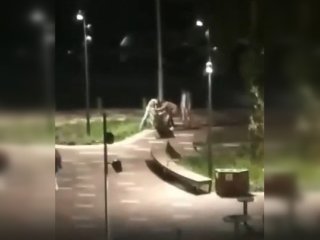 «Обязательно найдут и накажут»: в Уфе вандалы попытались вырвать скамейку в новом сквере