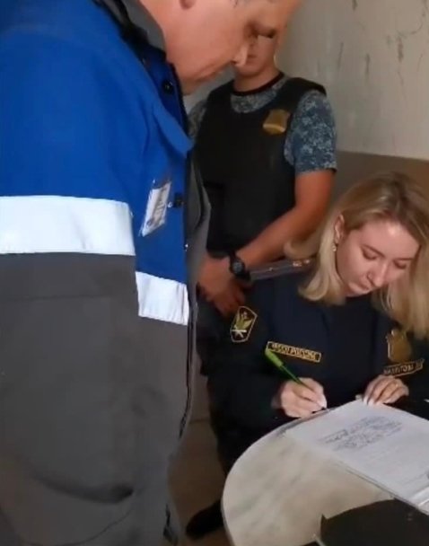 Приставы принудительно вскрыли квартиру женщины в Башкирии из-за утечки газа Приставы принудительно вскрыли квартиру женщины в Башкирии из-за утечки газа