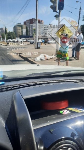 В Уфе мужчина скончался прямо на улице из-за жары В Уфе мужчина скончался прямо на улице из-за жары
