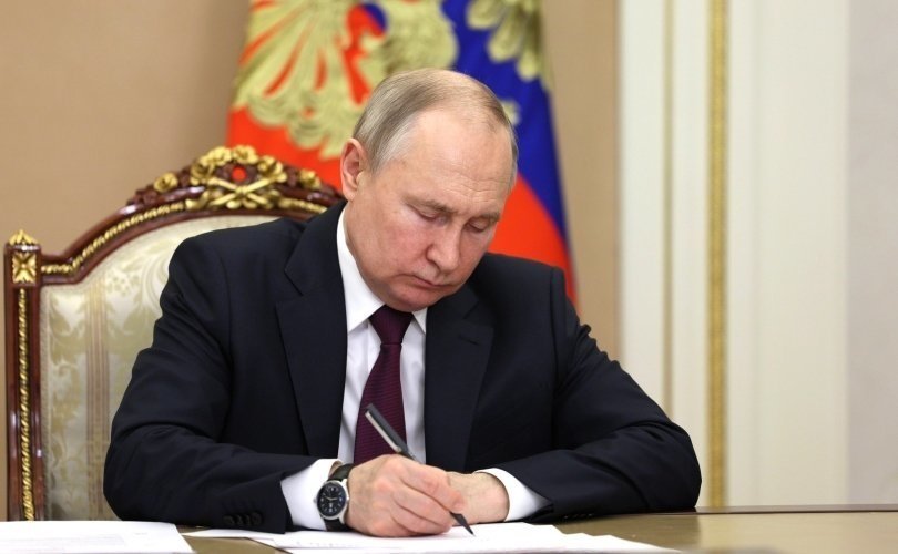 Путин назначил 10 судей в Башкирии Путин назначил 10 судей в Башкирии