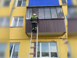 В Башкирии спасатели помогли запертому в квартире восьмилетнему ребенку