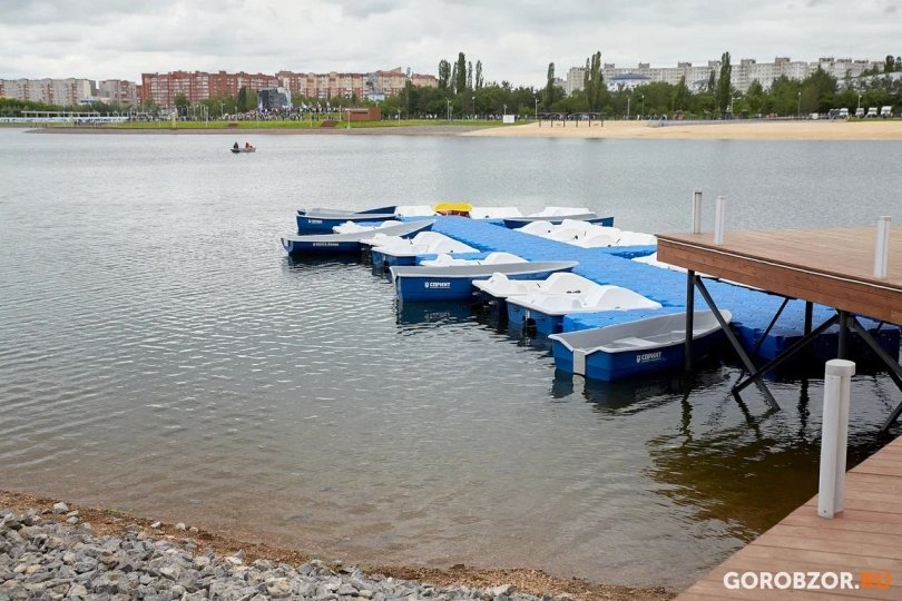 В Уфе на озере Кашкадан перевернулся катамаран с людьми и собакой В Уфе на озере Кашкадан перевернулся катамаран с людьми и собакой