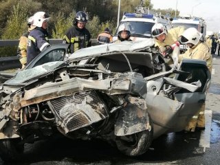 31-летний водитель погиб в массовом ДТП с двумя большегрузами под Уфой