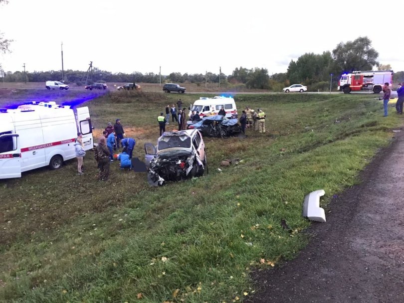 Два человека погибли в лобовом ДТП в Башкирии Два человека погибли в лобовом ДТП в Башкирии