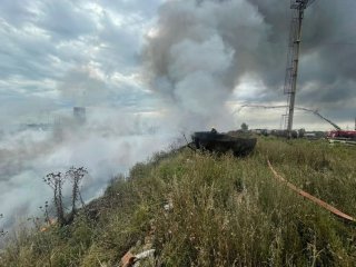 Опубликованы кадры тушения крупного пожара на мазутных ямах в Салавате