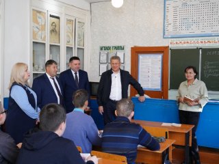 Радий Хабиров поручил выделить дополнительные деньги на модернизацию колледжа в Башкирии