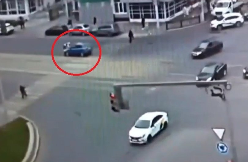 В Уфе разыскивают водителя, сбившего на зебре 15-летнего подростка В Уфе разыскивают водителя, сбившего на зебре 15-летнего подростка