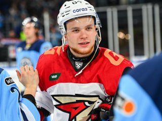 «Авангард» объявил о продлении контракта с Гуляевым на три года