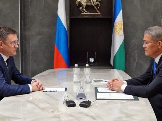 Глава Башкирии встретился с Александром Новаком