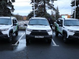 Каждый район Уфы получил по новому автомобилю Lada Niva Travel