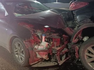 Уфимец на проспекте Салавата Юлаева влетел в стоящую иномарку