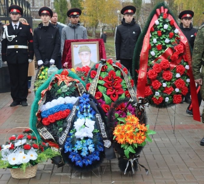 В Башкирии проводили в последний путь мобилизованного Рината Багманова, погибшего спустя год после начала службы В Башкирии проводили в последний путь мобилизованного Рината Багманова, погибшего спустя год после начала службы