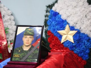 «Вечная память герою»: в Башкирии простились с погибшим младшим сержантом Андреем Воеводовым