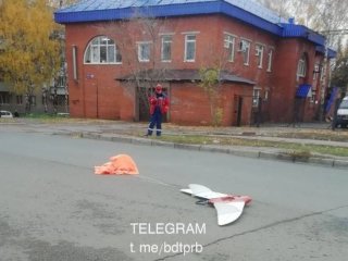 Жители Уфы обеспокоились падением беспилотника с неба