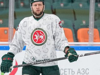 «Ак Барс» объявил об обмене защитника в «Барыс» на форварда 