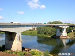 На Шакшинском мосту в Уфе начали монтаж балок