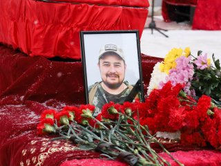 «Проявил мужество и самоотверженность»: в Башкирии простились с погибшим в СВО Русланом Зубаировым