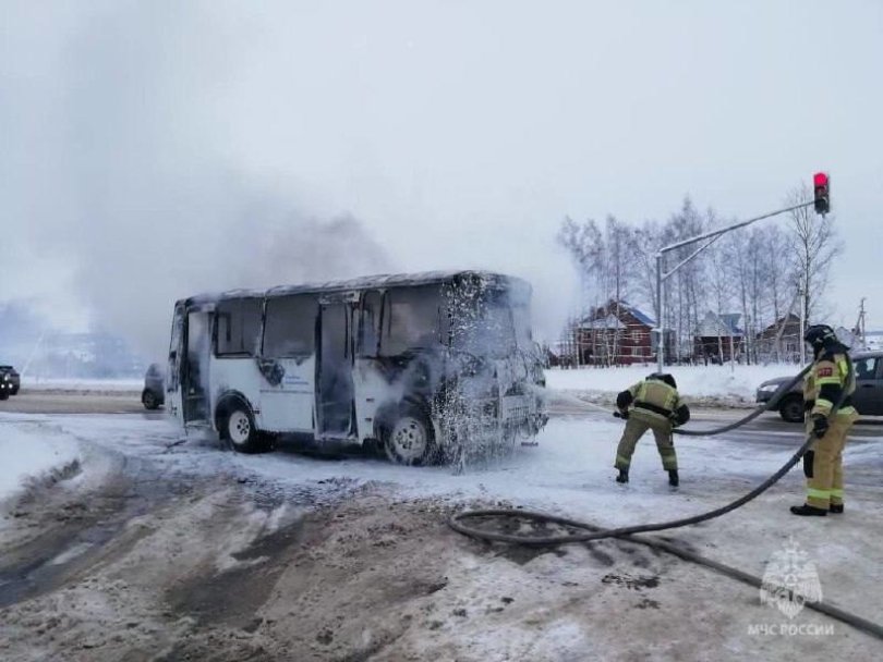 В Башкирии сгорел пассажирский автобус В Башкирии сгорел пассажирский автобус