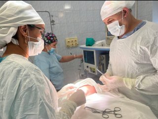Уфимские врачи удалили крупные опухоли на шее у двух пациентов