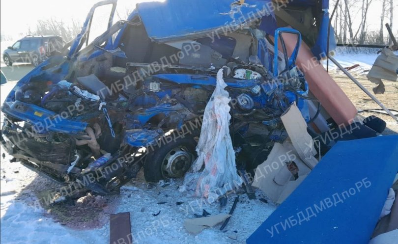 В Башкирии 30-летний водитель погиб в ДТП с двумя фургонами В Башкирии 30-летний водитель погиб в ДТП с двумя фургонами