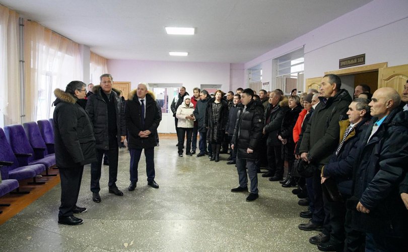 Жители Башкирии поддержали Хабирова в защите республики от экстремистов Жители Башкирии поддержали Хабирова в защите республики от экстремистов