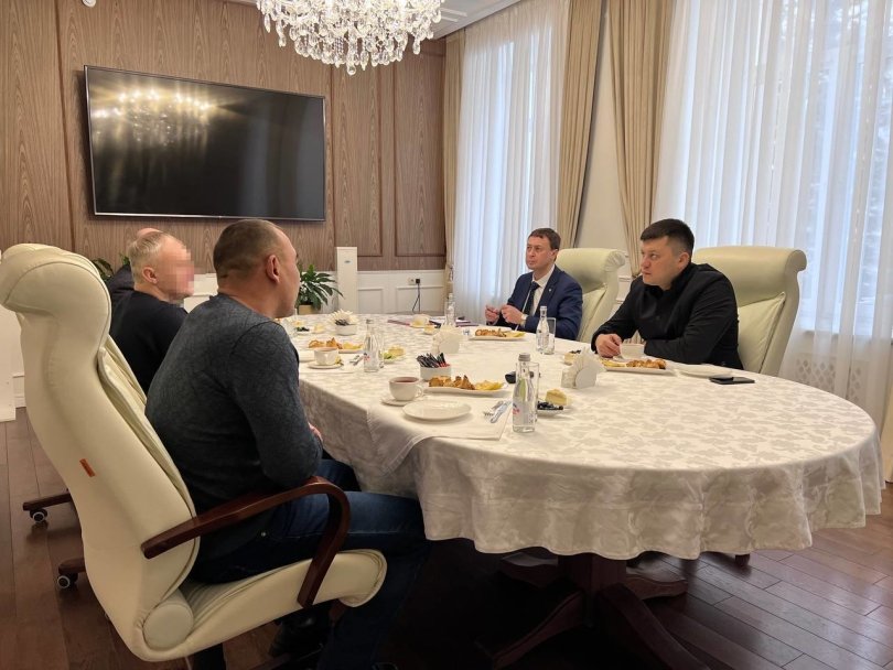 Мэр Уфы провел встречу с участниками СВО Мэр Уфы провел встречу с участниками СВО