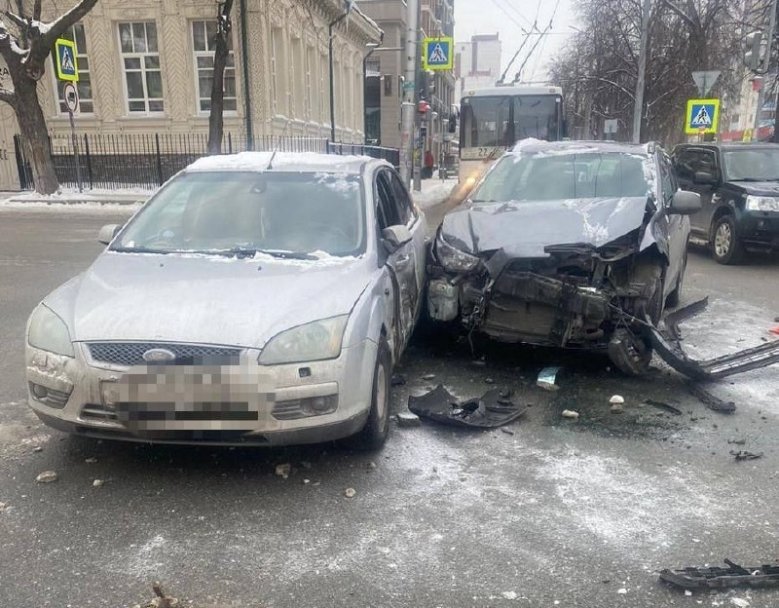 Пожилая женщина и 8-летний ребенок пострадали в аварии в Уфе Пожилая женщина и 8-летний ребенок пострадали в аварии в Уфе
