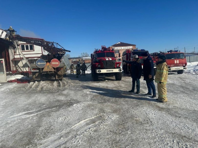 Прокуратура взяла на контроль установление обстоятельств возгорания магазина в Башкирии Прокуратура взяла на контроль установление обстоятельств возгорания магазина в Башкирии