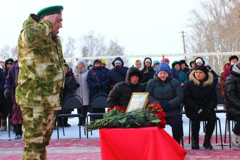«С доблестью исполнил свой воинский долг»: в Башкирии простились с погибшим в СВО Виктором Алушкиным «С доблестью исполнил свой воинский долг»: в Башкирии простились с погибшим в СВО Виктором Алушкиным