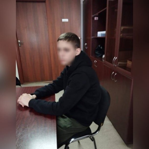 В Башкирии задержали 16-летнего подростка, который украл у пенсионерок 480 тысяч рублей. В Башкирии задержали 16-летнего подростка, который украл у пенсионерок 480 тысяч рублей.