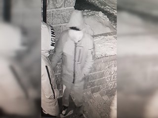 В Уфе мужчины в балаклавах разбили две машины