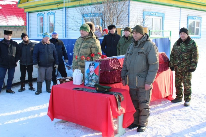 «Вечная память Герою»: в Башкирии простились с погибшим в СВО Ильнуром Шарафутдиновым «Вечная память Герою»: в Башкирии простились с погибшим в СВО Ильнуром Шарафутдиновым
