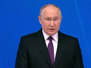 Владимир Путин предложил выплачивать земским сотрудникам культуры 1 млн рублей