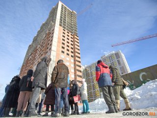 «Балки 15-метровые летали»: уфимцы пять лет соседствуют с опасной стройкой