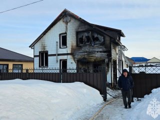Двое детей и бабушка погибли при пожаре в Башкирии