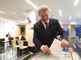 Глава Башкирии проголосовал на выборах президента РФ