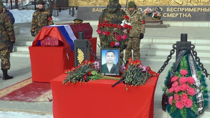 «Погиб в бою, спасая раненых»: в Башкирии простились с медиком Даяном Денисламовым «Погиб в бою, спасая раненых»: в Башкирии простились с медиком Даяном Денисламовым