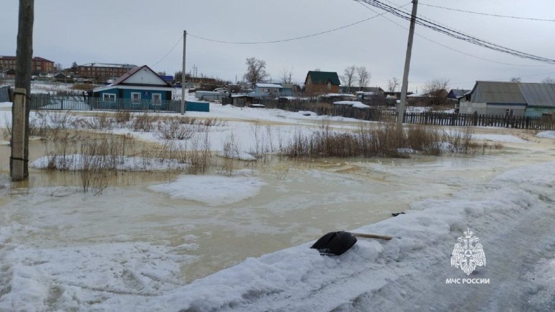 В Башкирии дом затопило талыми водами В Башкирии дом затопило талыми водами